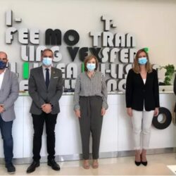 La delegada del Gobierno garantiza el respaldo a la formación profesional en su visita al Centro Tecnológico de la Piel