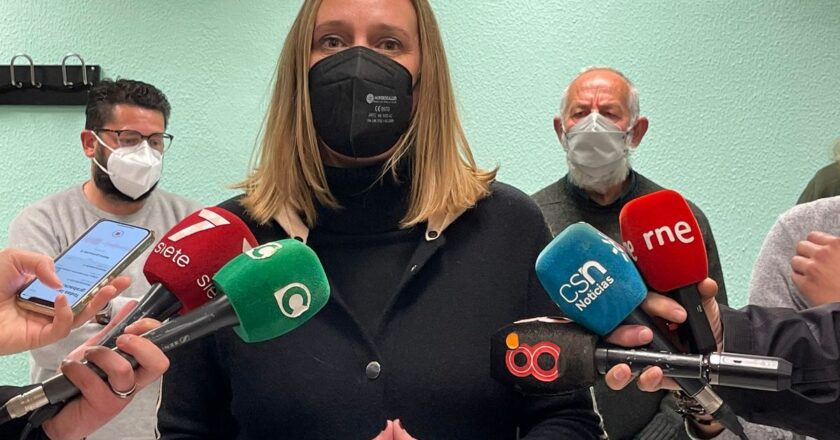 Isabel Gómez anuncia el apoyo del PSOE a la manifestación en defensa de la sanidad pública