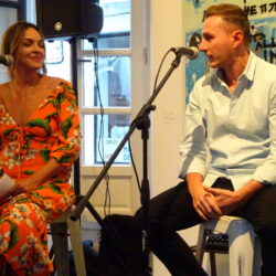 Agotada la primera edición de la novela <i>Rosa</i>, del ubriqueño José Antonio Gutiérrez Gago, tras su presentación en Estepona