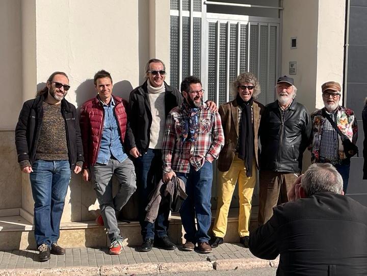 El director y productor cinematográfico Gonzalo García Pelayo, con el productor musical Pepe Ortega y otros miembros de su equipo (Foto: Pedro Bohórquez).