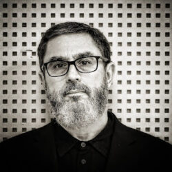 <i>Laberinto</i>: nuevo poemario de Benítez Ariza en La Salita de Teatro