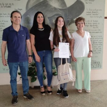 Dos alumnas de Ubrique, premiadas en el concurso literario <i>DiVersos</i> de la Diputación