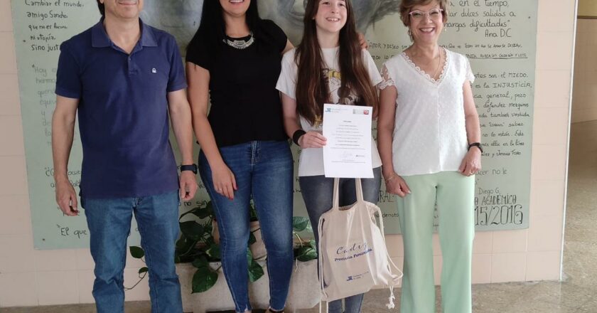 Dos alumnas de Ubrique, premiadas en el concurso literario <i>DiVersos</i> de la Diputación