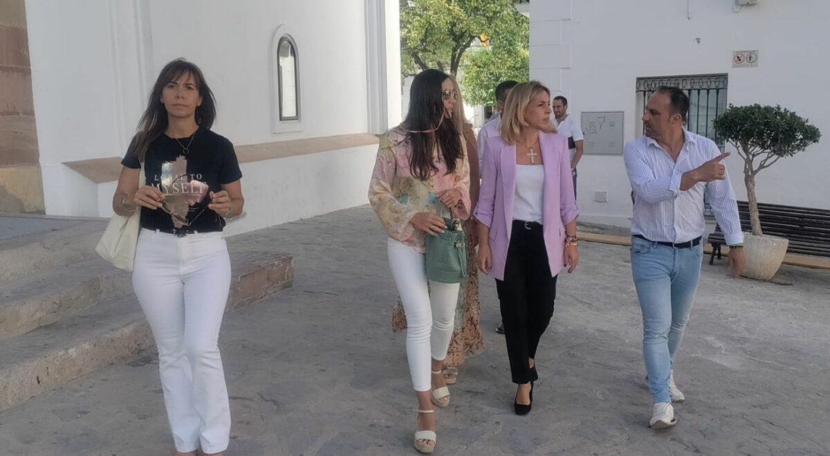 Primera visita de la nueva presidenta de la Diputación a Ubrique