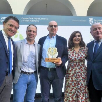 José Montiel recibe el premio de artesanía de Andalucía