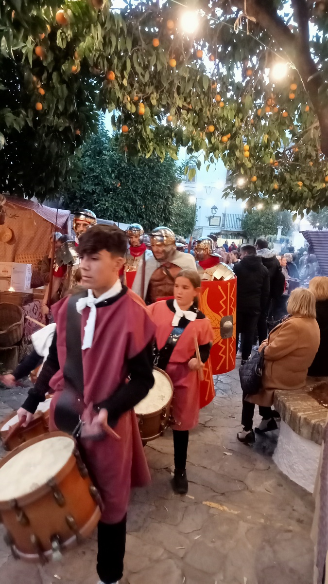 Romanos desfilando por la Plaza de la Verdura.