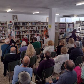 La historiadora Margarita García Díaz presentó el libro póstumo del escritor ubriqueño Jesús Ynfante Corrales