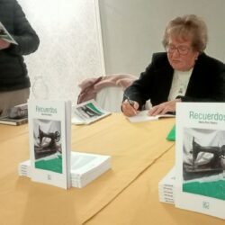 María Ríos Fabero presentó su libro de poesía <i>Recuerdos</i>