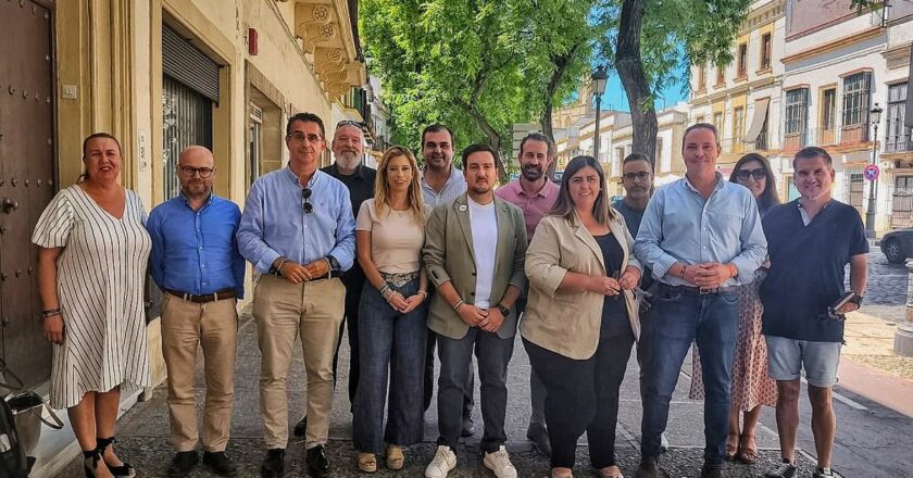 El partido Andalucía por Sí revisa su pacto de gobierno con el PP