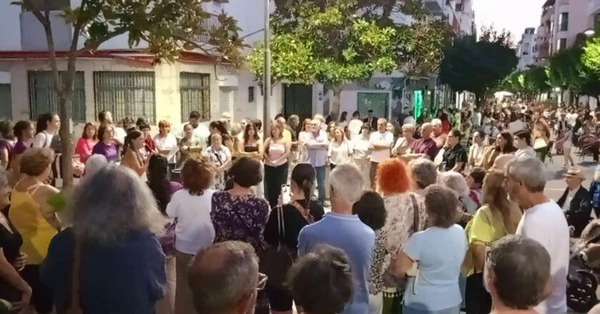 Celebrada una concentración en Ubrique para denunciar el genocidio que comete Israel contra los palestinos en Gaza