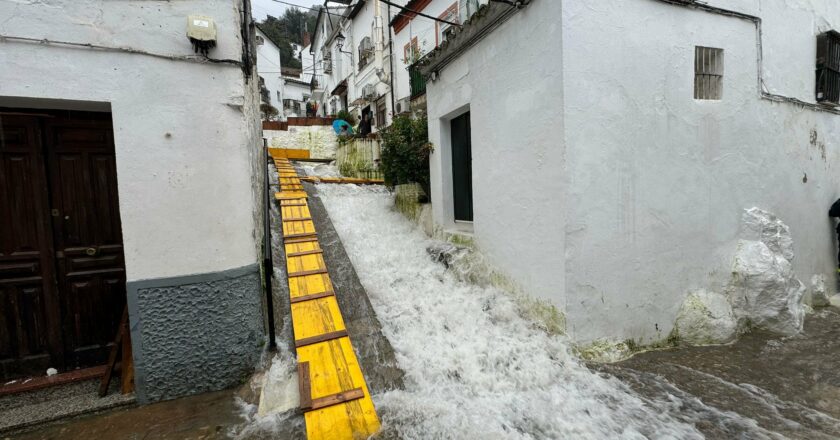 Control para dejar circular el caudal de Ubrique el Ato