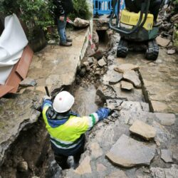 Trabajos en el casco antiguo para evitar la filtración de agua a las viviendas