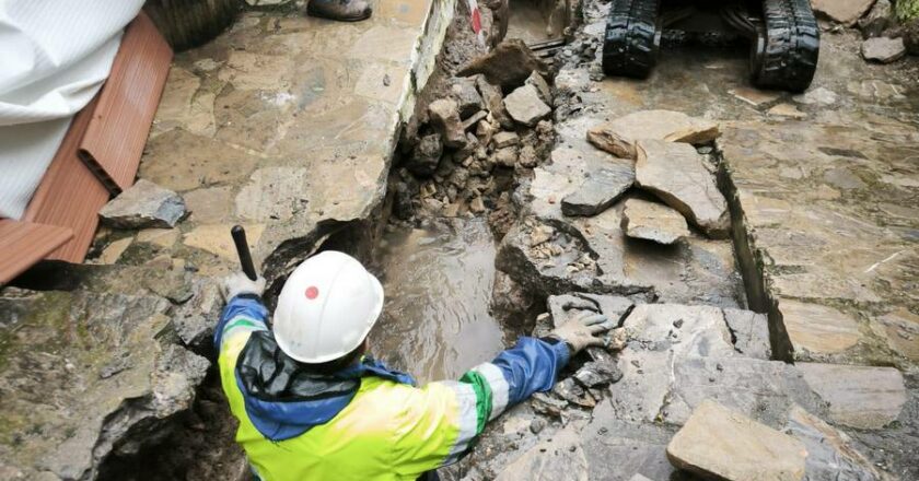 Trabajos en el casco antiguo para evitar la filtración de agua a las viviendas