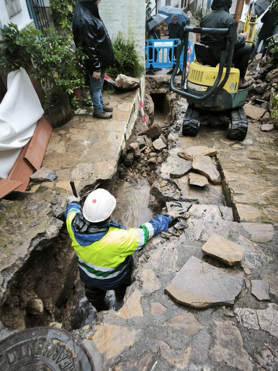 Trabajos en el casco antiguo para evitar la filtración de agua a las viviendas