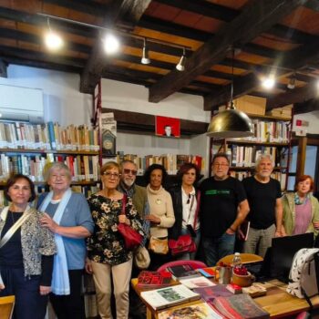Representantes del Club de Lectura de la Biblioteca Municipal de Ubrique, en la Casa de la Memoria