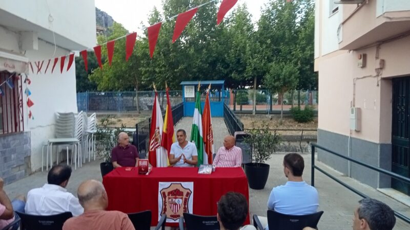 El acto se celebró al aire libre.