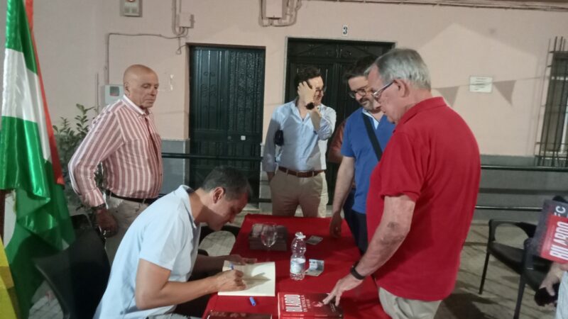 Firma de ejemplares.