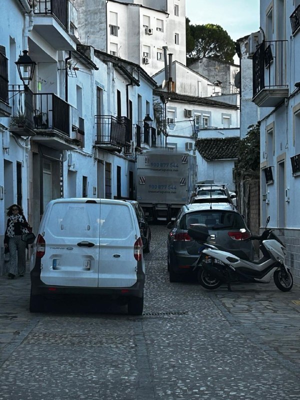 El Juzgado estima el recurso de los vecinos del casco antiguo de Ubrique contra la modificación del tráfico decidida por el Ayuntamiento