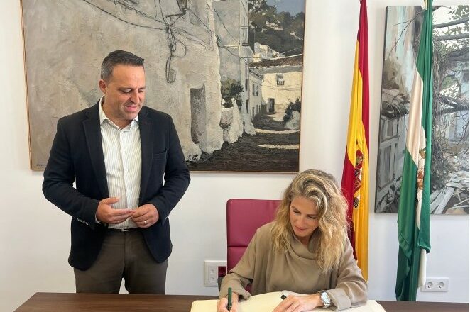 La presidenta del Parlamento de Andalucía visita Ubrique