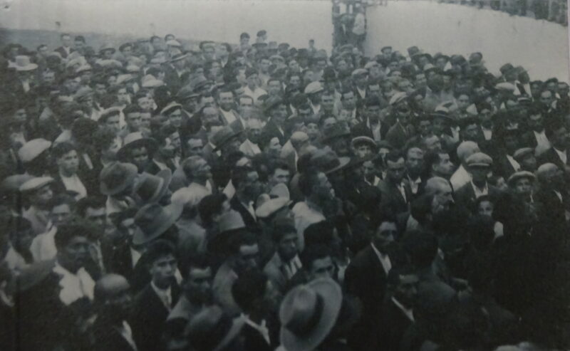 Mitin celebrado el 7 de junio de 1936 en la plaza de toros de Ubrique para reivindicar la rebaja del 50% en el precio de los alquileres de viviendas (Fuente: Sígler Silvera, Fernando: El Frente Popular. Ubrique, febrero-junio 1936. Ubrique, Editorial Tréveris, 2023).